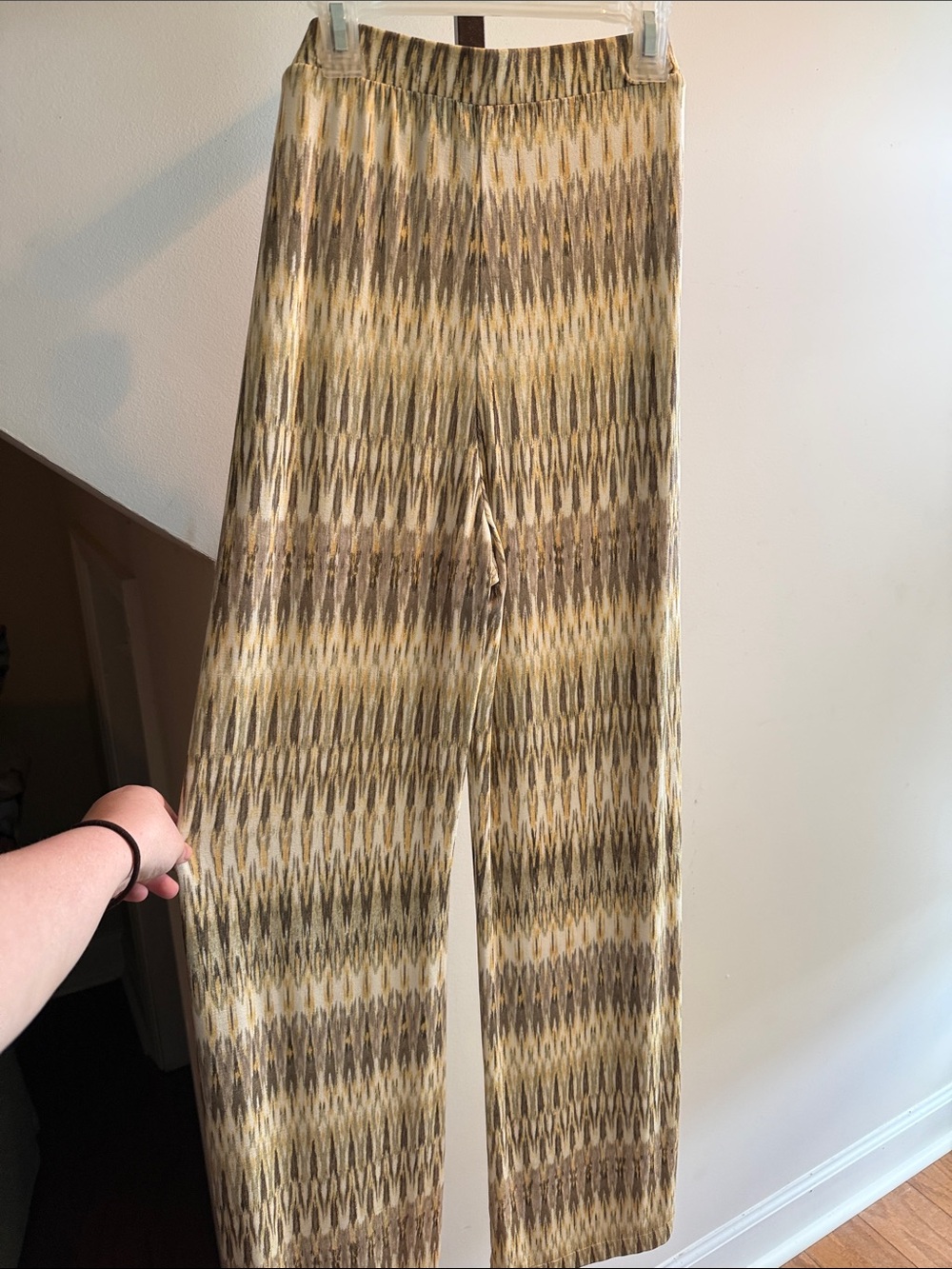 Chico’s Woven Pattern Wide-Leg Pants in Beige & Olive